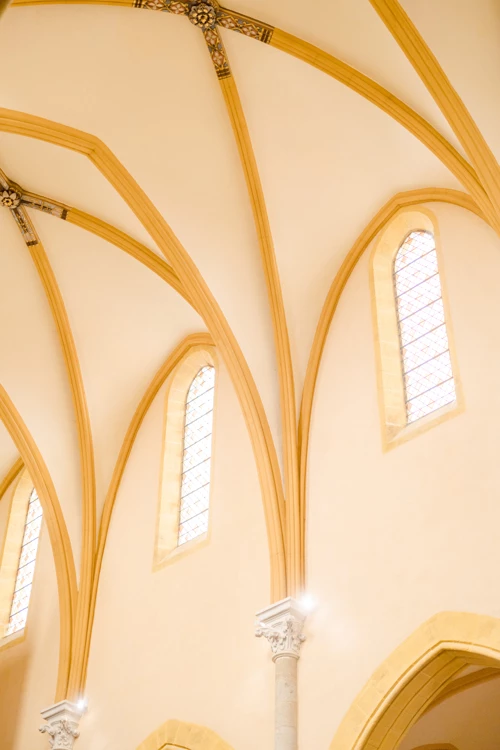 jaune moulage symétrie rose orange